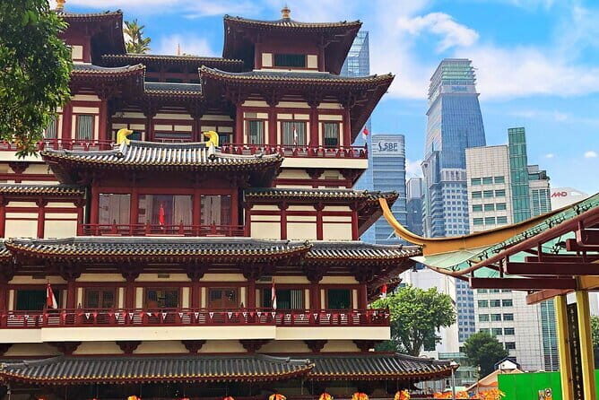 5 hours Little India, Kampong Glam, Chinatown with 9 Food Tasting - Stop 3: Chinatown around Buddha Tooth Relic Temple and Museum