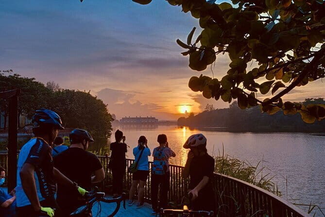 Explore a Rainforest teeming with Wildlife at Night! - Torchlight and bottled water: small add-ons, big comfort