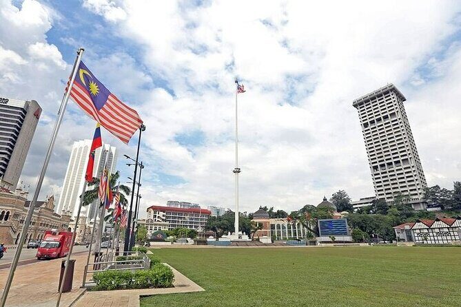 From Singapore: Private Kuala Lumpur / Malacca tour + SKY DINING - KL government sights: Independence Square, National Palace, and Palace of Justice