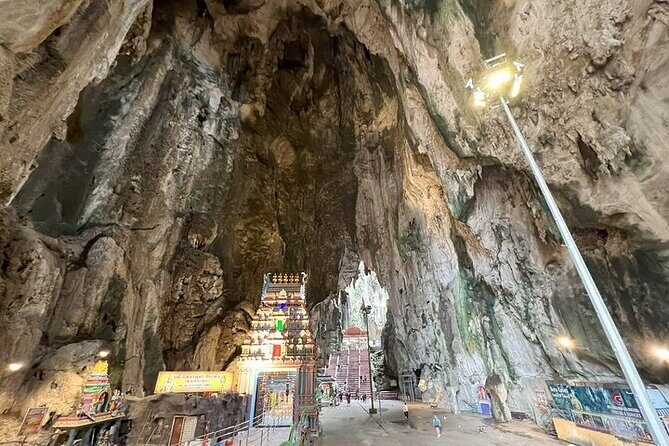 LUXURY Private day tour: Kuala Lumpur & Malacca from Singapore by licensed guide - Kuala Lumpur afternoon: Batu Caves, Petronas, and the KL skyline checklist