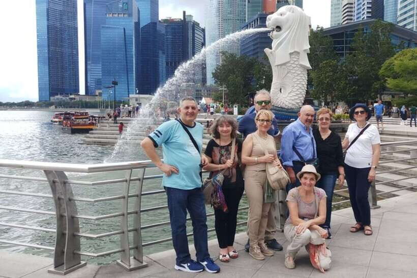Private Street Art Tour in Singapore - The guide makes the difference: culture angle vs. art-for-art’s-sake