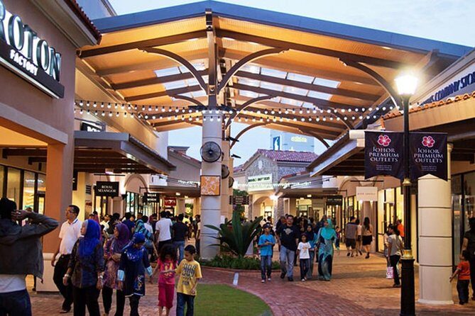 Private Tour: Sightseeing Daytrip to Johor Bahru from Singapore - Breakfast in JB: local food first, then sights