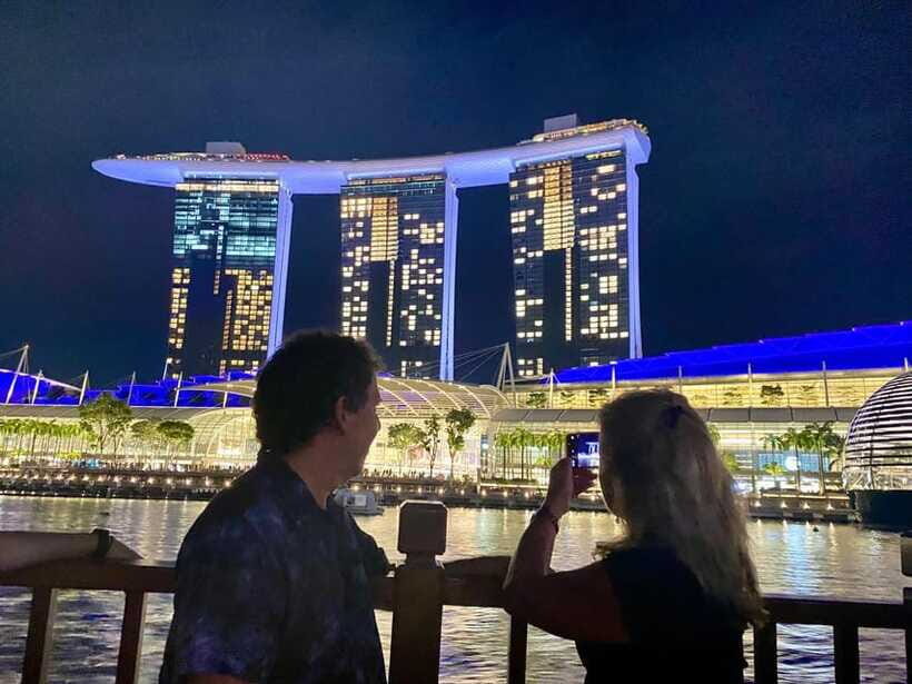 Private Tour sightseeing Marina Bay Sands+River Cruise(Max6) - Pickup, timing, and the 5 km radius detail