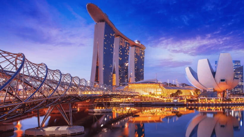 Signature Night Tour: Walk Through Marina with Food Tastings - Cavenagh Bridge and the Singapore River Stories