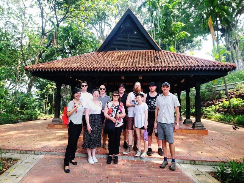 Singapore 2.5-Hour Walking Tour: Graves, Guns & Battles - Graves on Fort Canning Hill: The Last Ancient King Stop