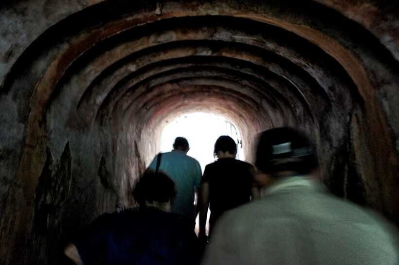 Singapore 2.5-Hour Walking Tour: Graves, Guns & Battles - Should You Book Graves, Guns & Battles?