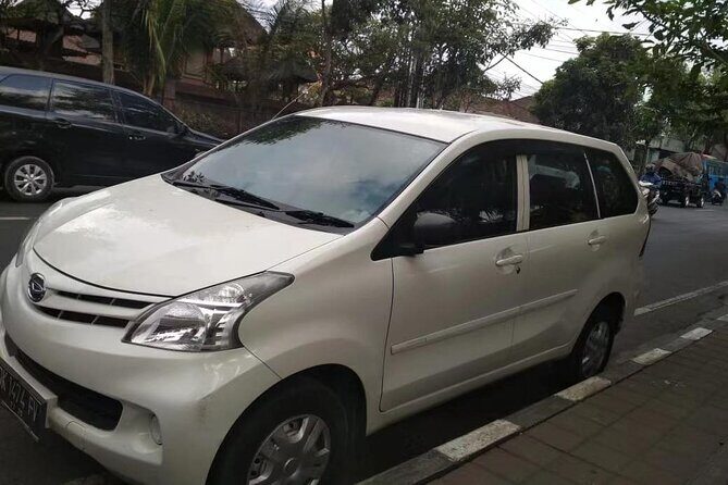 Singapore Changi SIN Airport Private Transfer to City Center - Pickup flow at Changi: voucher, ID, and the 60-minute window