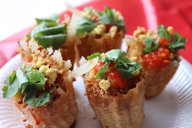 Singapore: Chinatown Hawker Market Food Tour with 7 Food Tastings - Chinatown Eats: Why This Walk Feels Like a Shortcut to Singapore