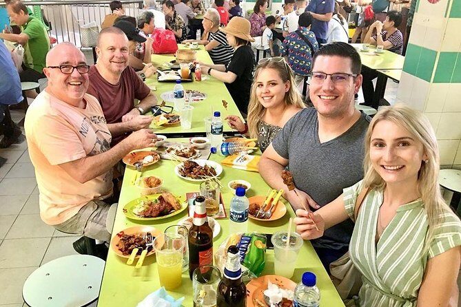 Singapore: Chinese, Indian & Arabic Quarters, Culture & Food Tour - Chinatown First: Hawker Classics and the Logic of the Neighborhood