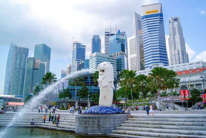 Singapore: City Highlights Walking Tour & Singapore River - Key highlights you’ll actually feel
