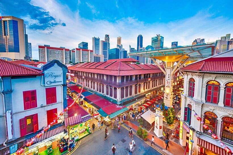 Singapore: City Tour & Jurassic World at Gardens by the Bay - Merlion Park: get your bearings and your best skyline photos