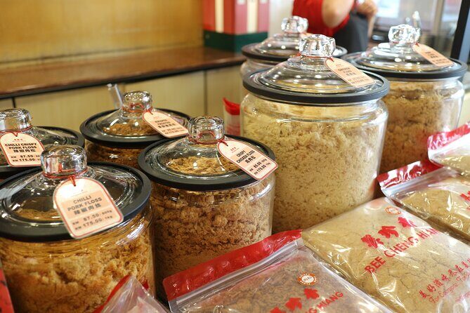 Singapore Foodie Experience Guided Tour with 5 dishes Tasting - Stop 3: Temple Street Soya Sauce Chicken Rice and the Dessert Finish