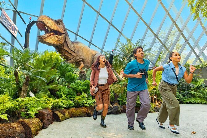Singapore Gardens by the Bay & Jurassic World with Hotel Pick up - Garden Rhapsody at SuperTree Grove: the show that ties it together