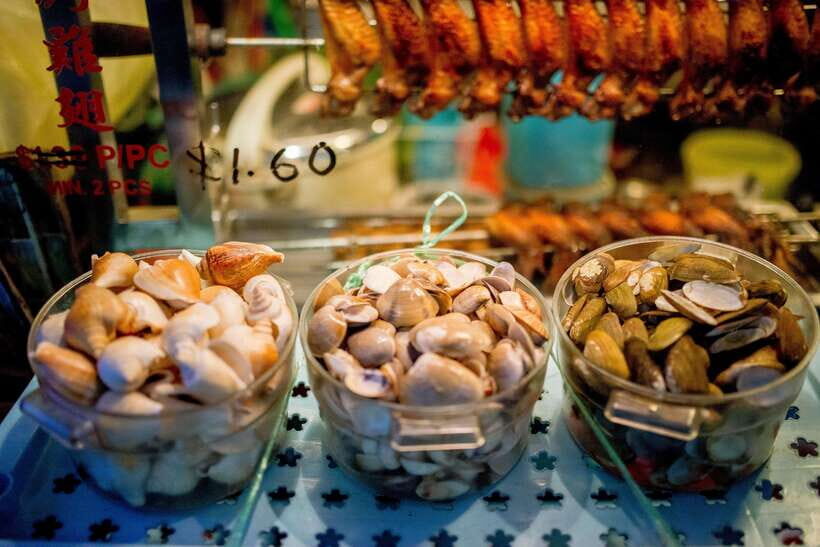 Singapore: Hawker Culture Food Tour and Sightseeing - Why This Hawker Culture + Spectra Tour Works at Night