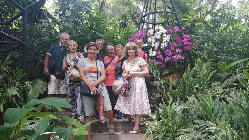 Singapore: Highlights & Hidden Gems Walking Tour - Key highlights worth your time