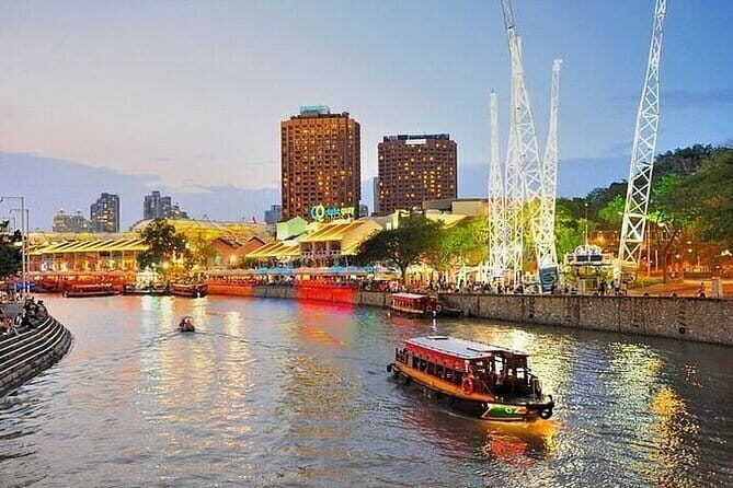 Singapore light to night : River Cruise & 02 Stunning Light Shows - Merlion Park and the Esplanade: fast stops with skyline payoff