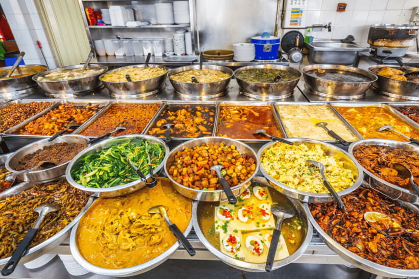 Singapore: Little India, Tekka Centre and Food Tastings Tour - Handmaking a flower garland: why this stop hits differently