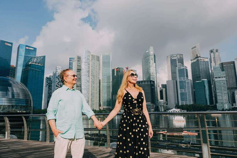 Singapore: Moments in the City Private Photography Session - Stop 2: Helix Bridge for That Signature Curved Perspective