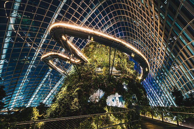 Singapore OCBC Skyway Flower dome Cloud Forest Garden by the Bay - Cloud Forest and Jurassic World: The 35-Meter Indoor Waterfall and Dino Figures