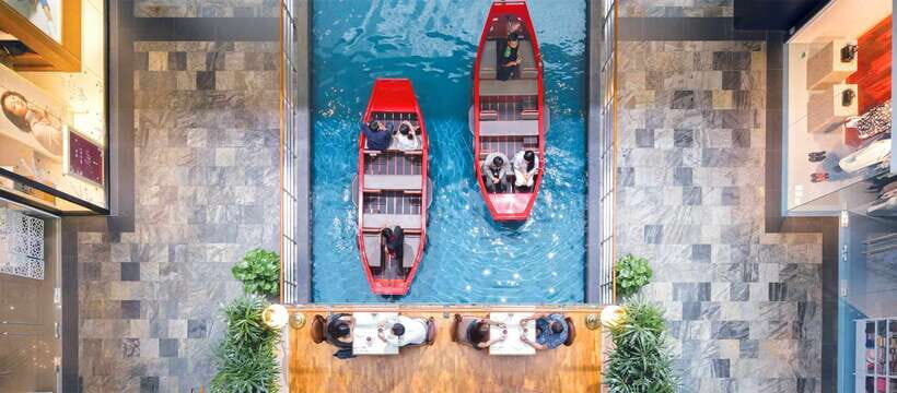 Singapore: Sampan Boat Ride Ticket at the Marina Bay Sands - How the sampan ride works on the water