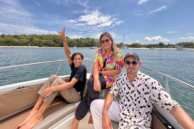 Singapore Southern Islands Speedboat Guided Tour - The guide: where the tour gets its personality