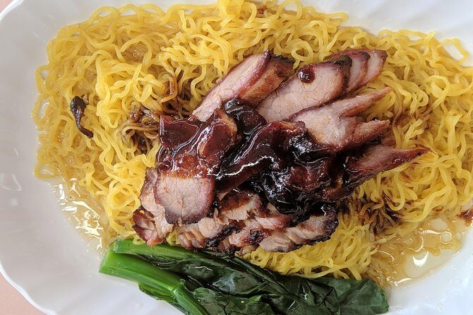 Singapore's Chinatown "Off The Beaten Track" Foodie Tour - Chinese specialty store: banquet ingredients and traditional medicine herbs