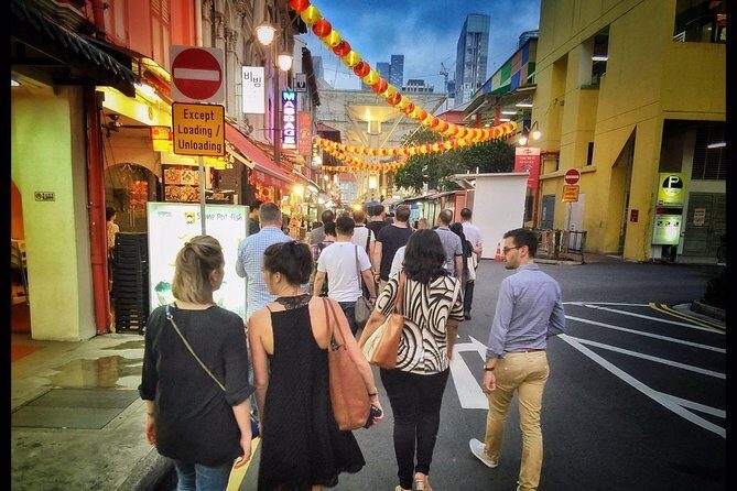 Singapore's Chinatown "Off The Beaten Track" Foodie Tour - Dessert and tea: shaved ice, fruit, and a Zen-style tea house stop